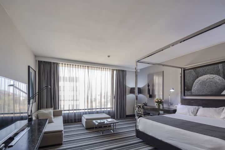 Wyndham Santiago Pettra suite in Santiago, Other than US/Canada