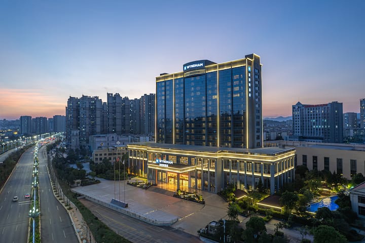 Exterior of Wyndham Kunming Anning Hot Spring Resort hotel in Anning, Other than US/Canada