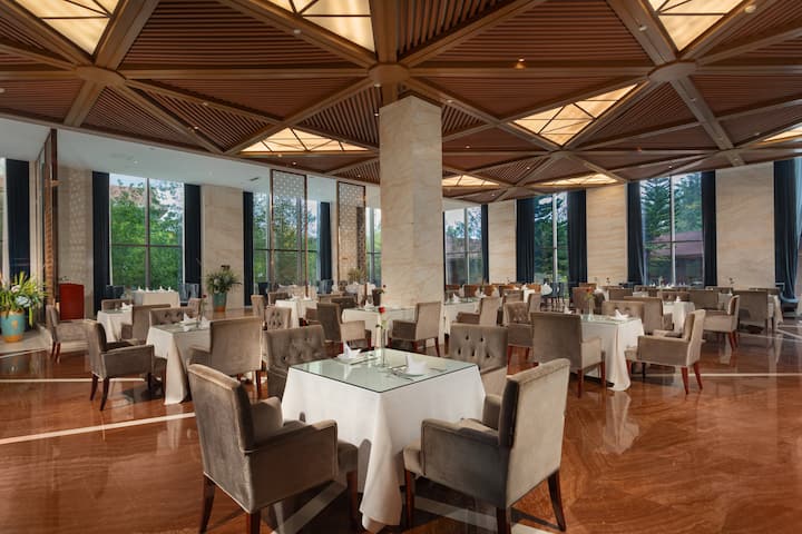 Wyndham Kunming Anning Hot Spring Resort restaurant in Anning, Other than US/Canada
