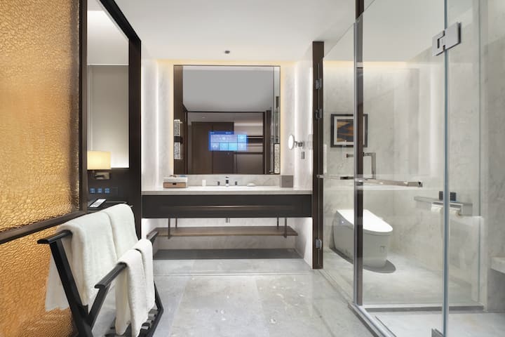 Guest room bath at the Wyndham Xiongan in Baoding, Other than US/Canada