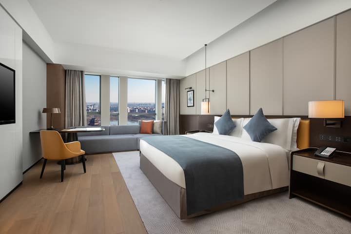 Guest room at the Wyndham Xiongan in Baoding, Other than US/Canada