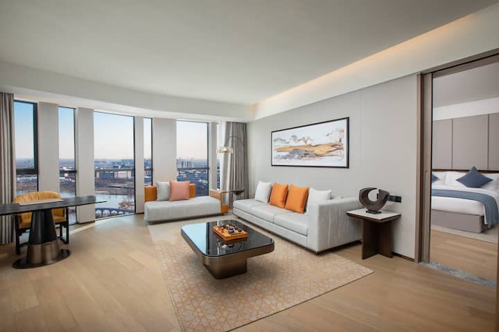 Guest room at the Wyndham Xiongan in Baoding, Other than US/Canada