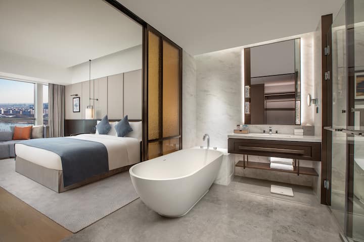 Guest room at the Wyndham Xiongan in Baoding, Other than US/Canada