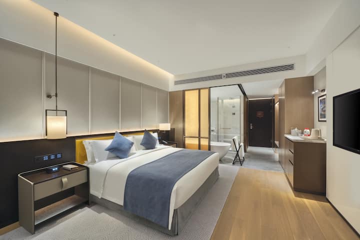 Guest room at the Wyndham Xiongan in Baoding, Other than US/Canada