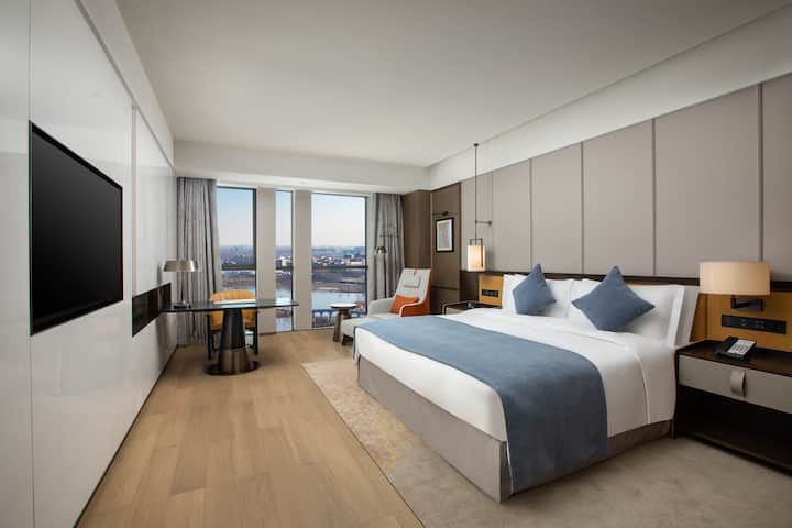 Guest room at the Wyndham Xiongan in Baoding, Other than US/Canada