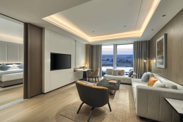 Guest room at the Wyndham Xiongan in Baoding, Other than US/Canada