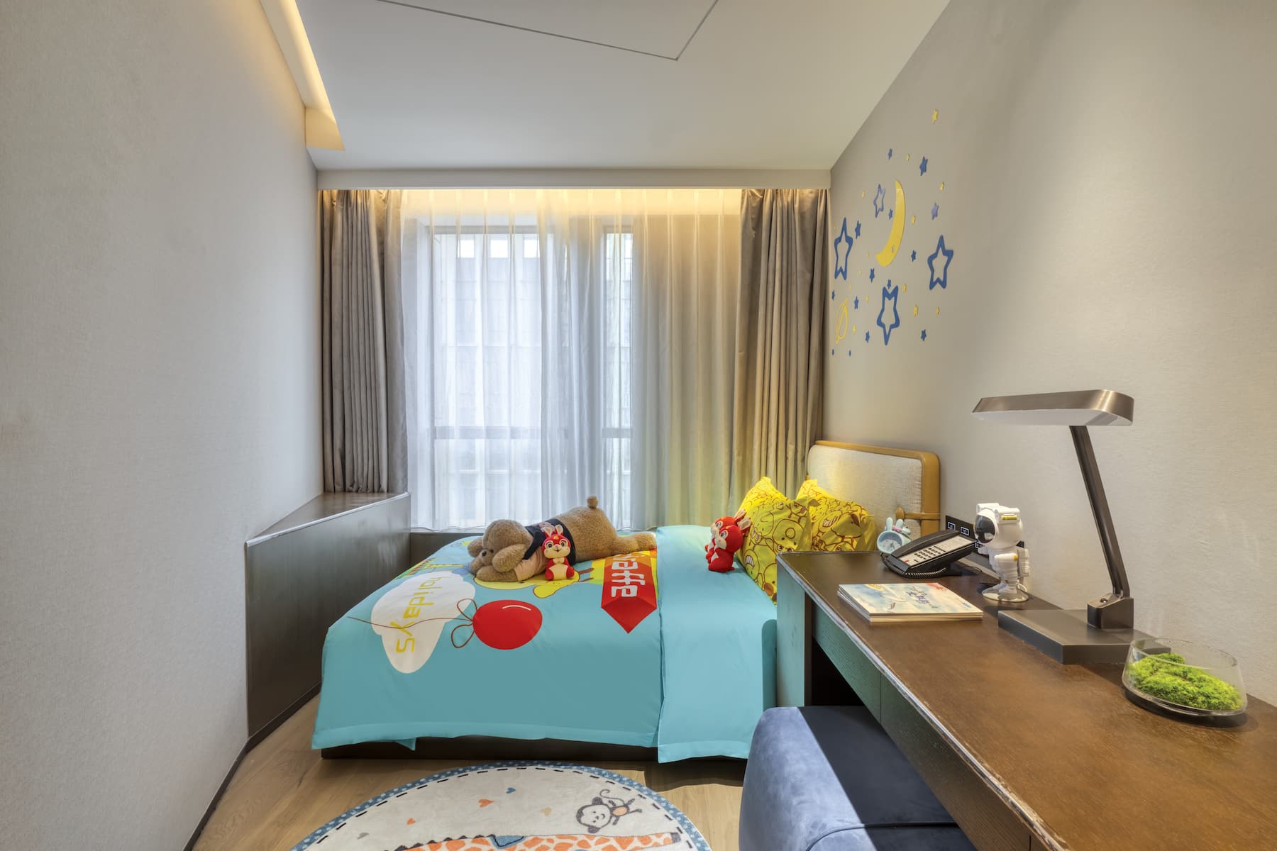 Guest room at the Wyndham Xiongan in Baoding, Other than US/Canada
