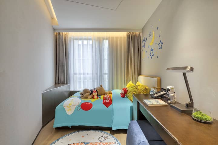 Guest room at the Wyndham Xiongan in Baoding, Other than US/Canada