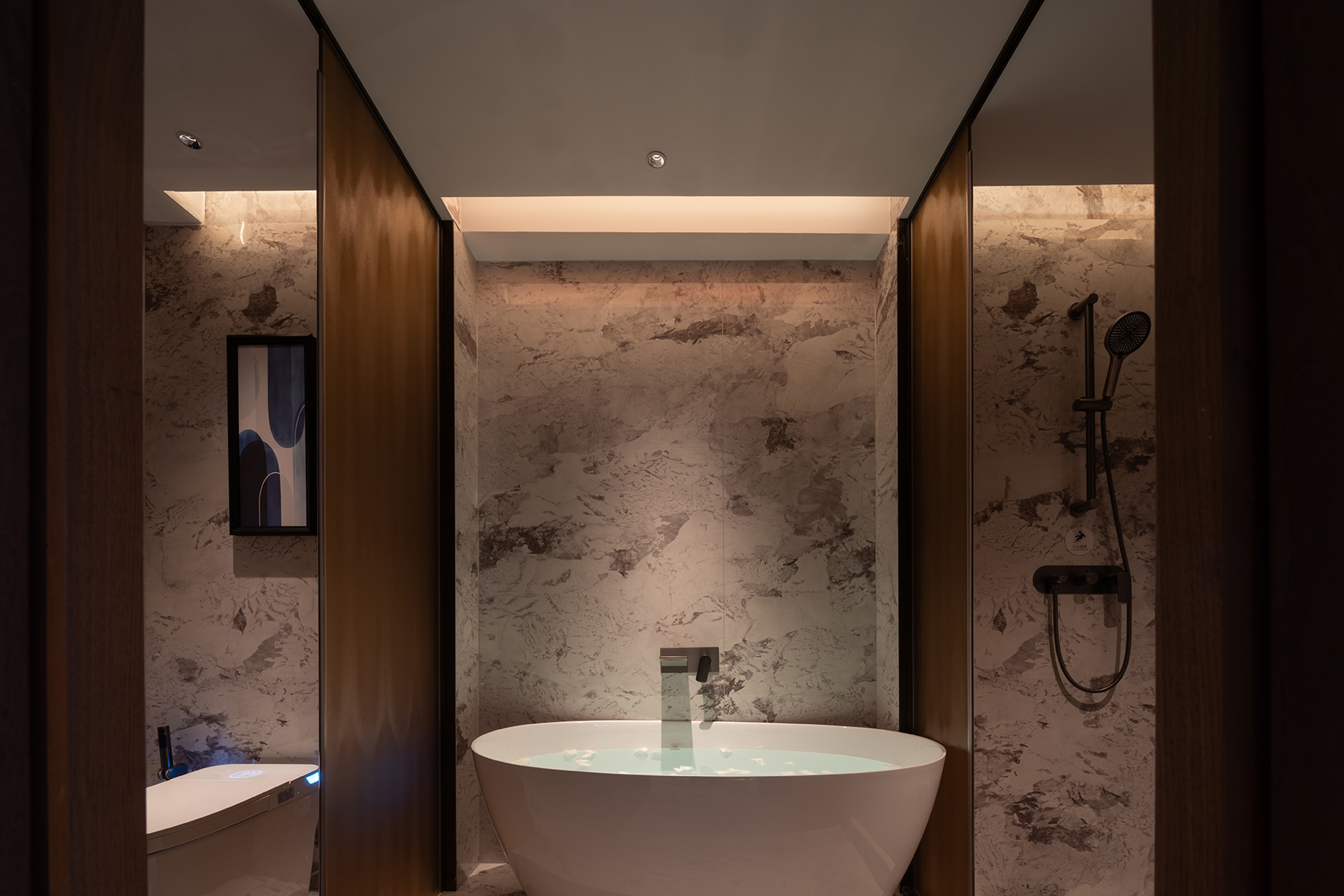 Guest room bath at the Wyndham Changsha Yanghu in Changsha, Other than US/Canada