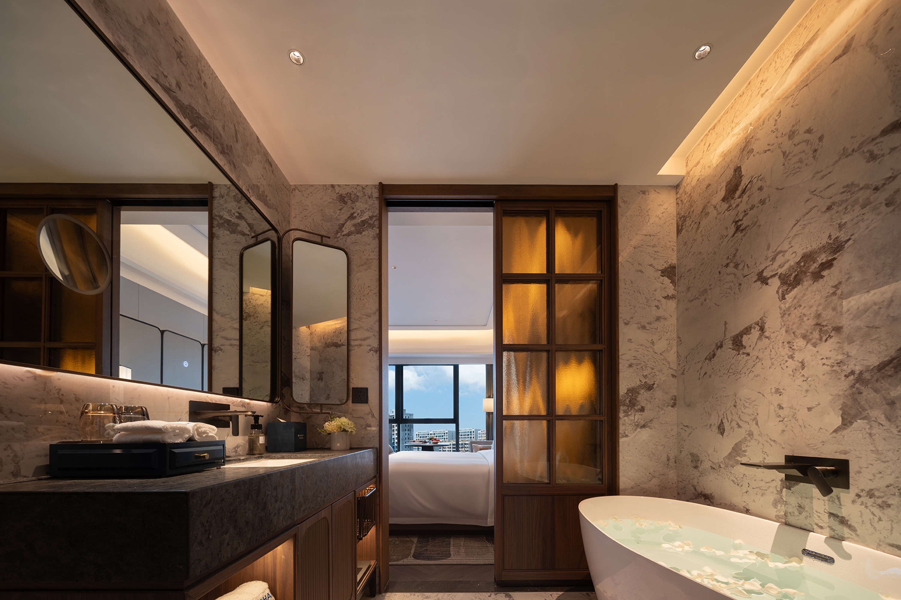 Guest room bath at the Wyndham Changsha Yanghu in Changsha, Other than US/Canada