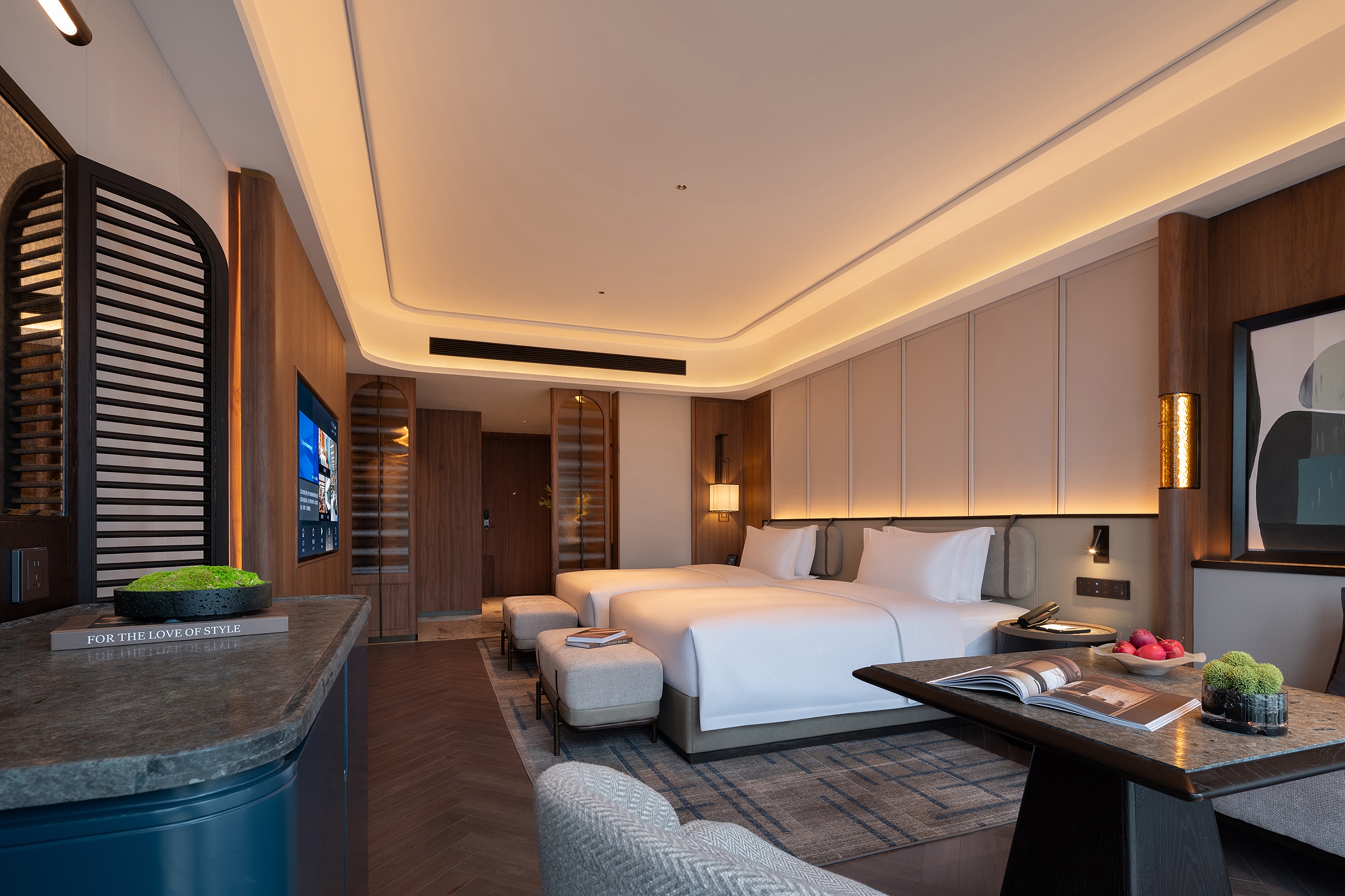 Guest room at the Wyndham Changsha Yanghu in Changsha, Other than US/Canada