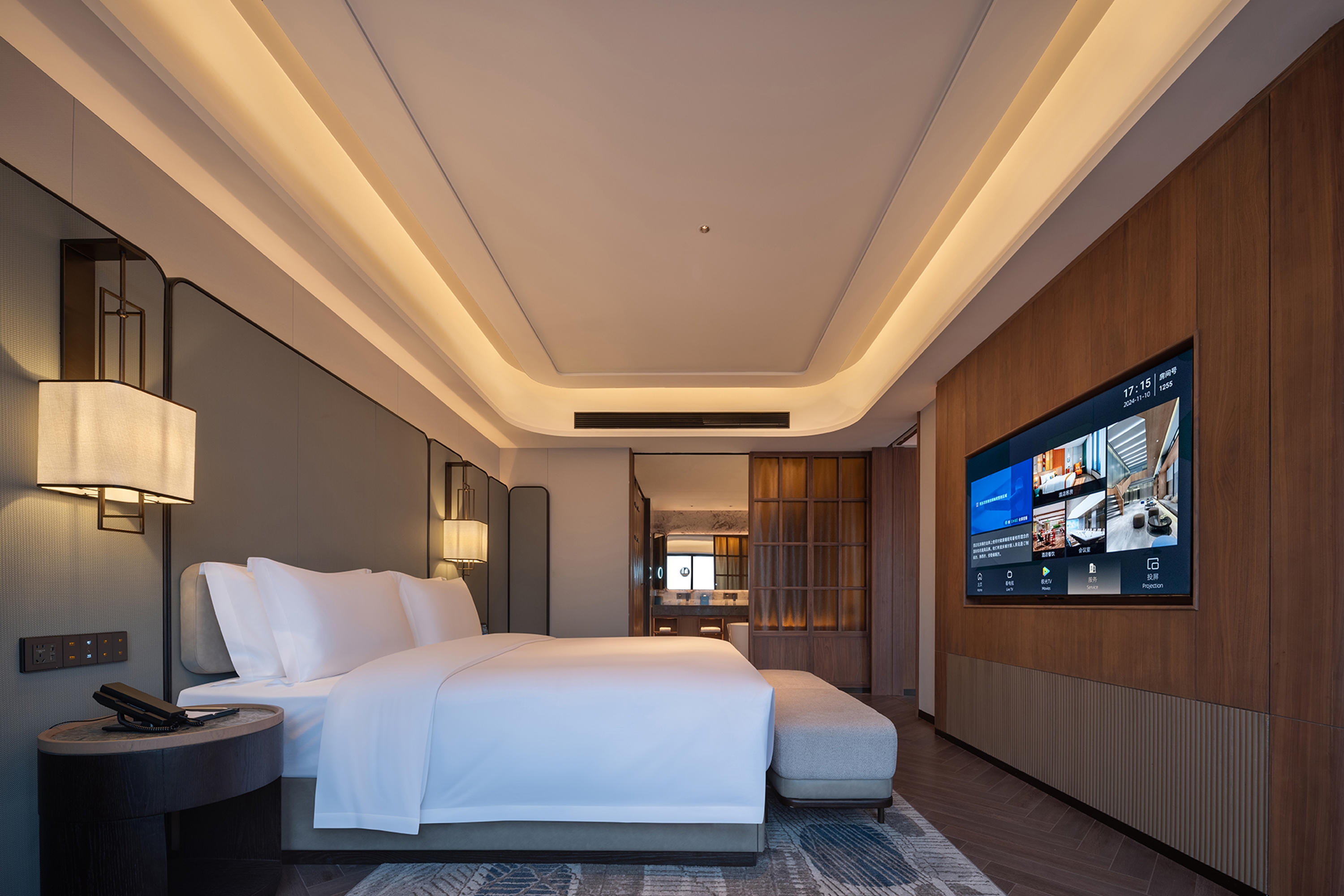 Guest room at the Wyndham Changsha Yanghu in Changsha, Other than US/Canada