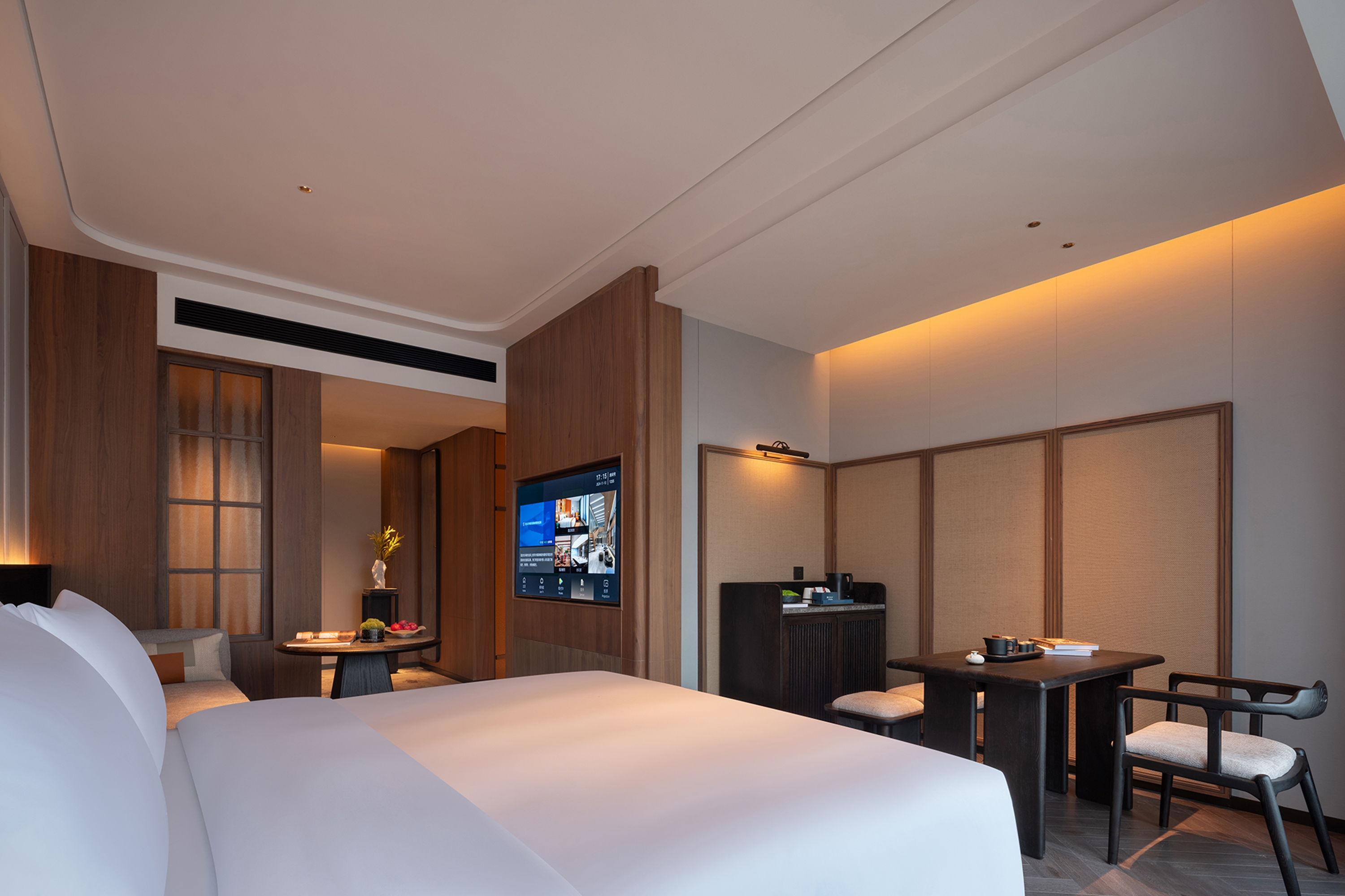 Guest room at the Wyndham Changsha Yanghu in Changsha, Other than US/Canada