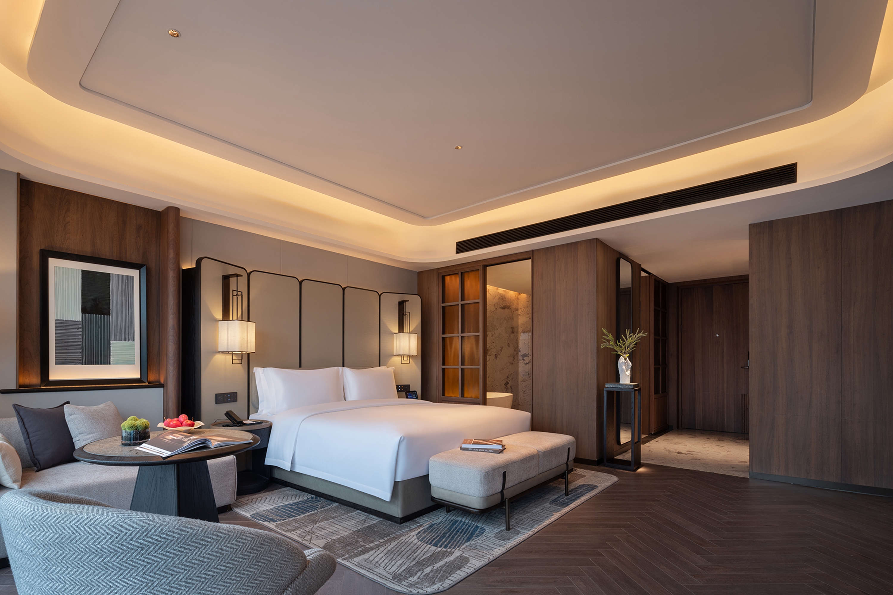 Guest room at the Wyndham Changsha Yanghu in Changsha, Other than US/Canada