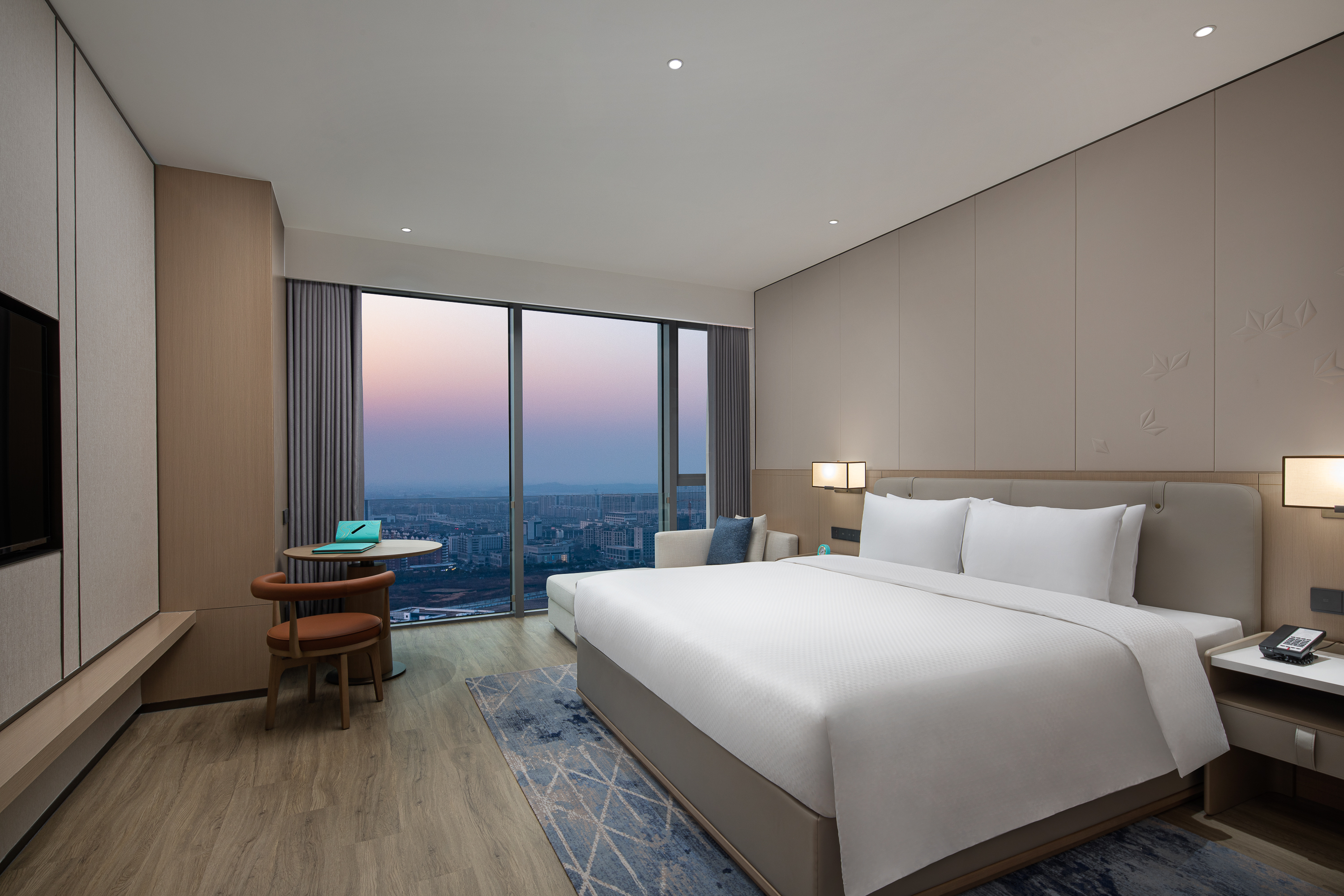 Guest room at the Wyndham Changzhou Xinbei in Changzhou, Other than US/Canada
