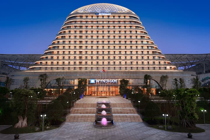 Exterior of Wyndham Chongqing Yuelai hotel in Chongqing, Other than US/Canada