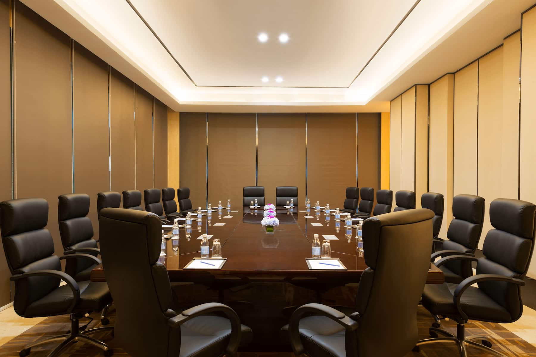 Meeting room at Wyndham Chongqing Yuelai in Chongqing, Other than US/Canada