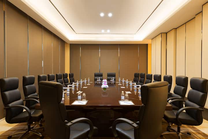 Meeting room at Wyndham Chongqing Yuelai in Chongqing, Other than US/Canada