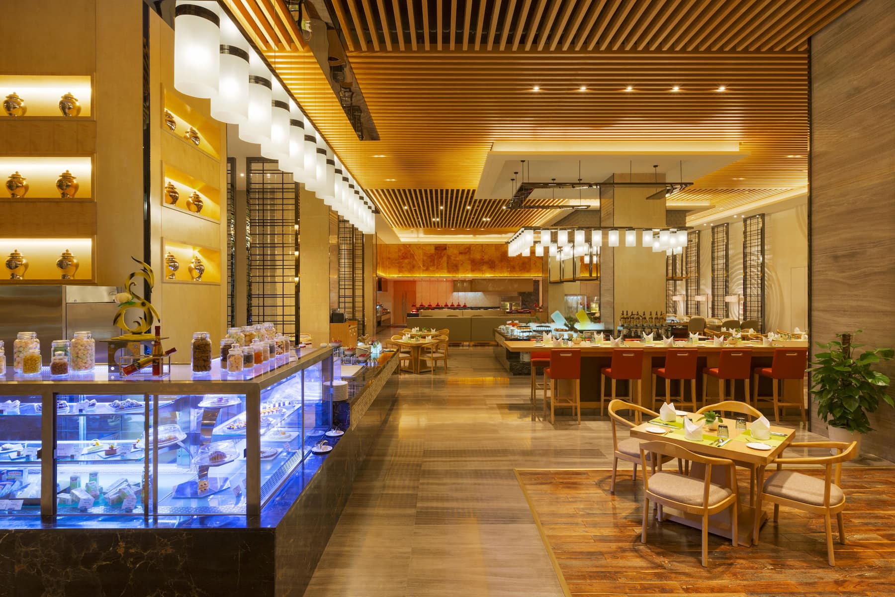 Wyndham Chongqing Yuelai restaurant in Chongqing, Other than US/Canada