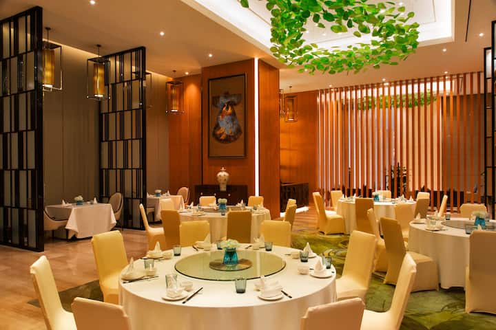 Wyndham Chongqing Yuelai restaurant in Chongqing, Other than US/Canada