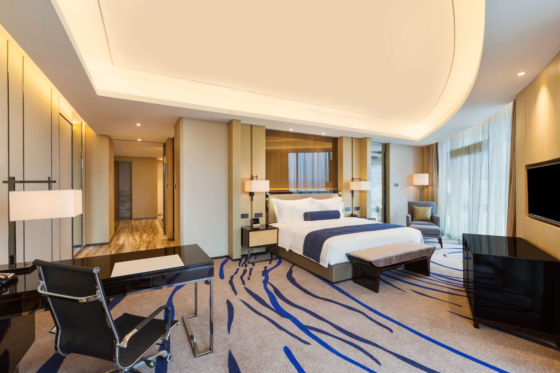 Guest room at the Wyndham Chongqing Yuelai in Chongqing, Other than US/Canada