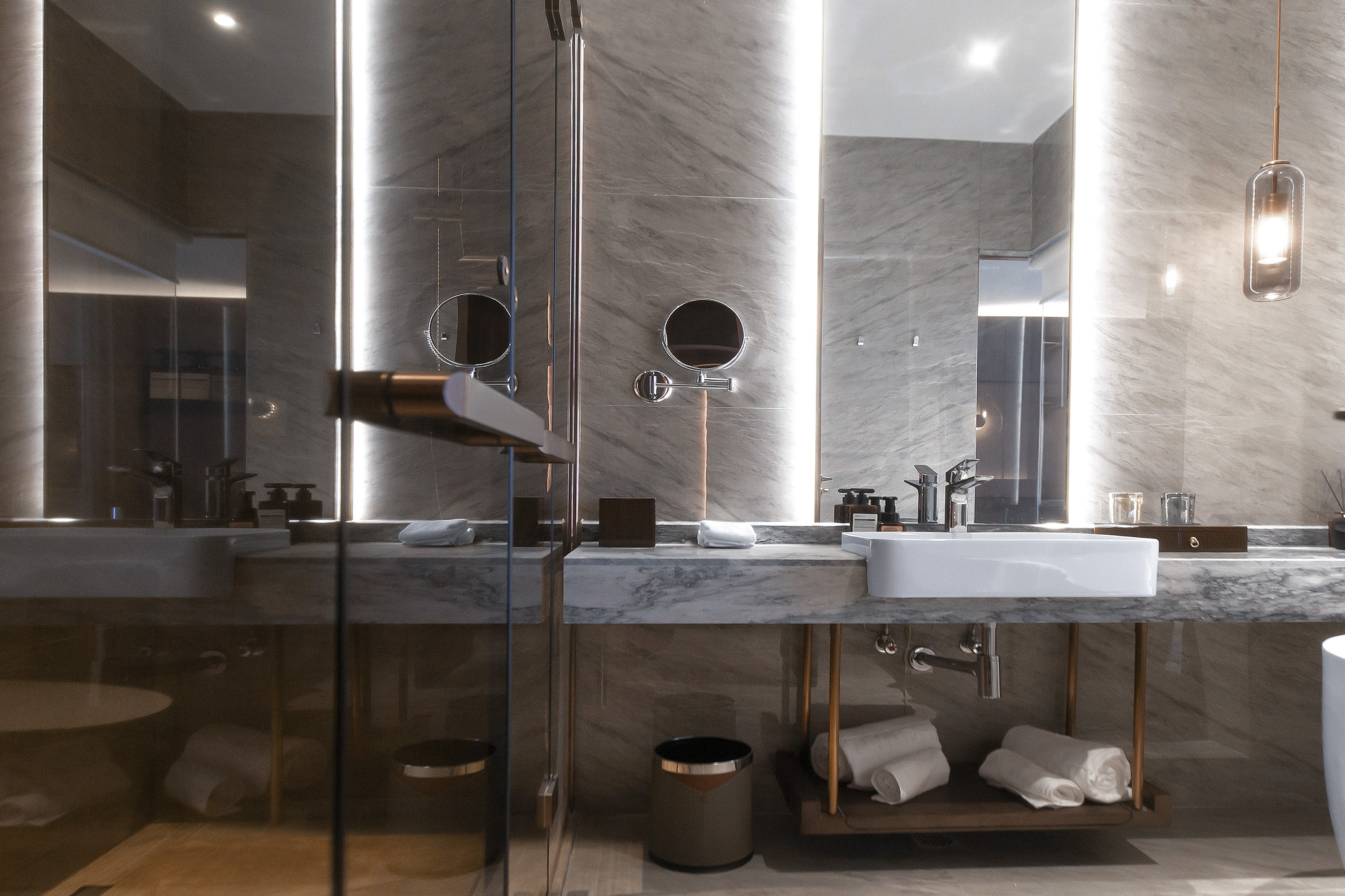 Guest room bath at the Wyndham Dalian Jinpu in Dalian, Other than US/Canada