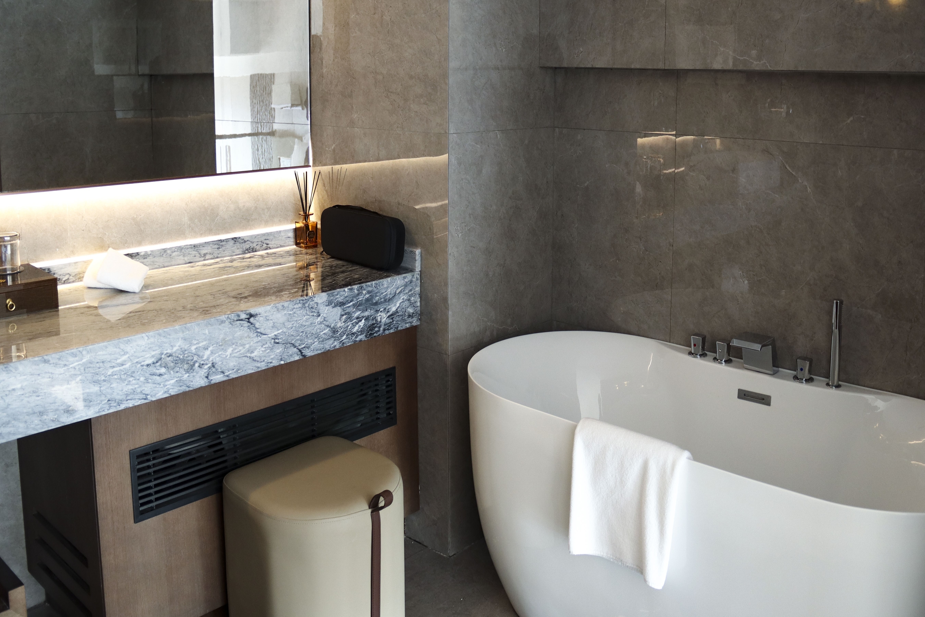 Guest room bath at the Wyndham Dalian Jinpu in Dalian, Other than US/Canada