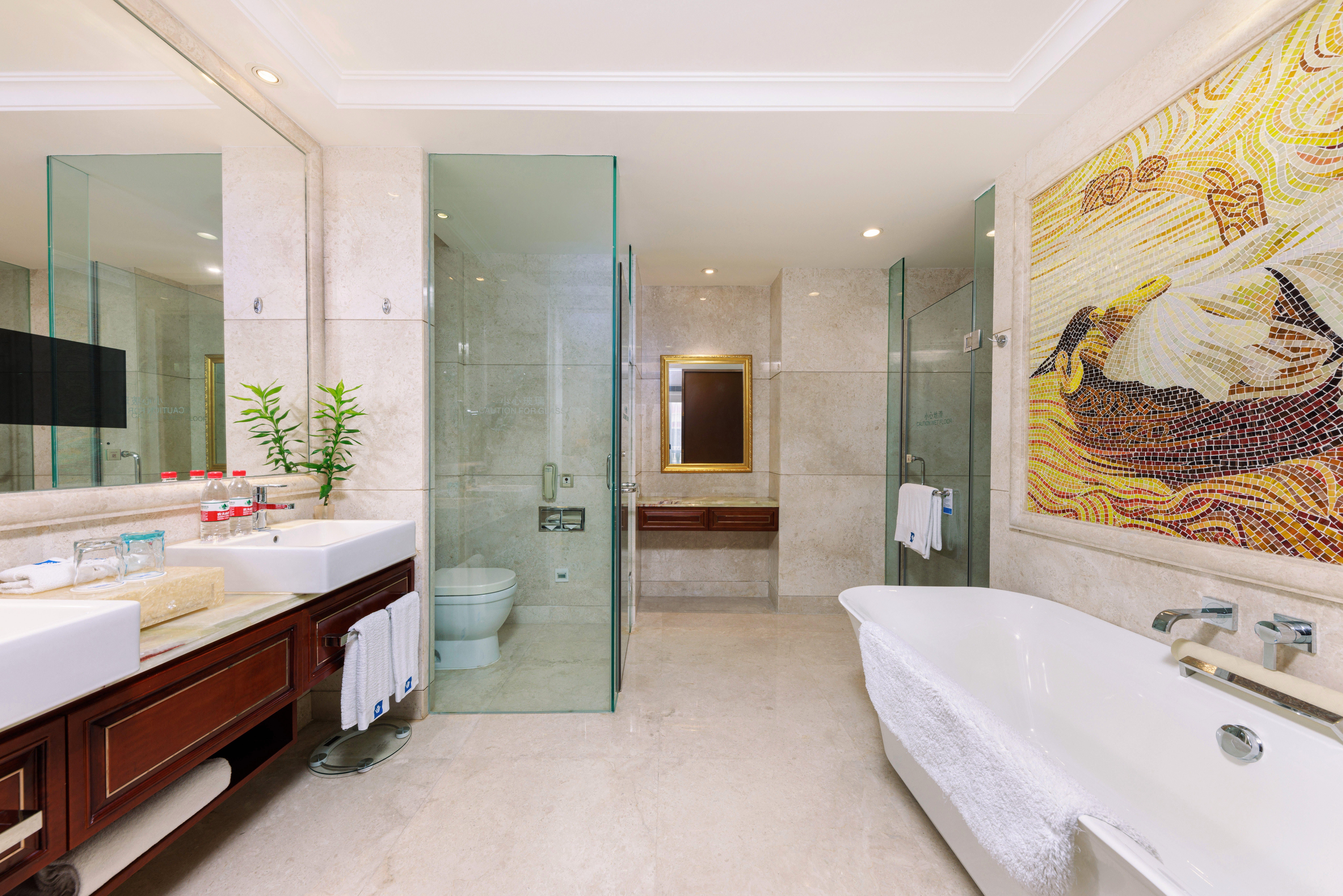 Guest room bath at the Wyndham Foshan Shunde in Foshan, Other than US/Canada