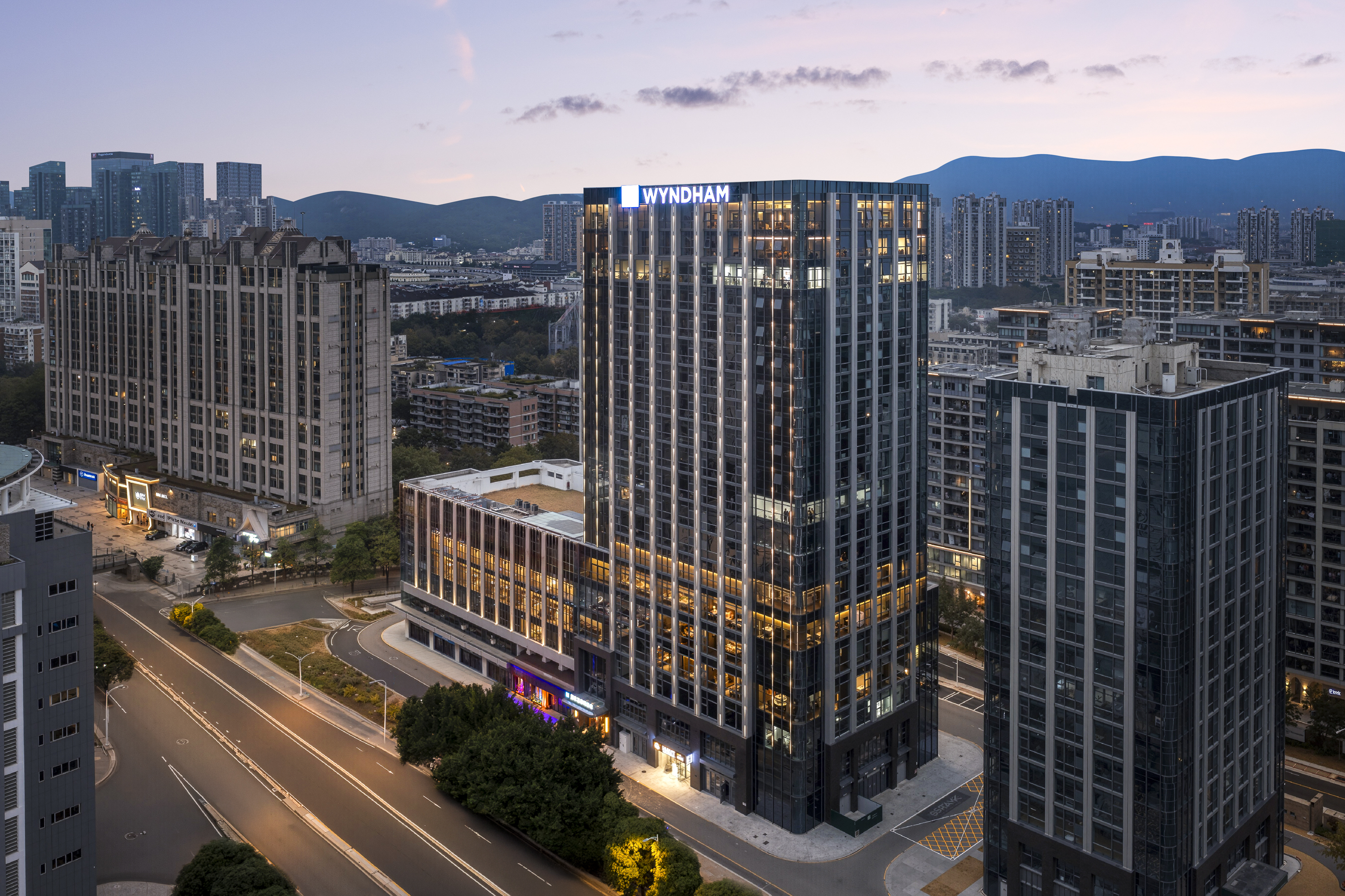 Exterior of Wyndham Fuzhou Gulou hotel in Fuzhou, Other than US/Canada