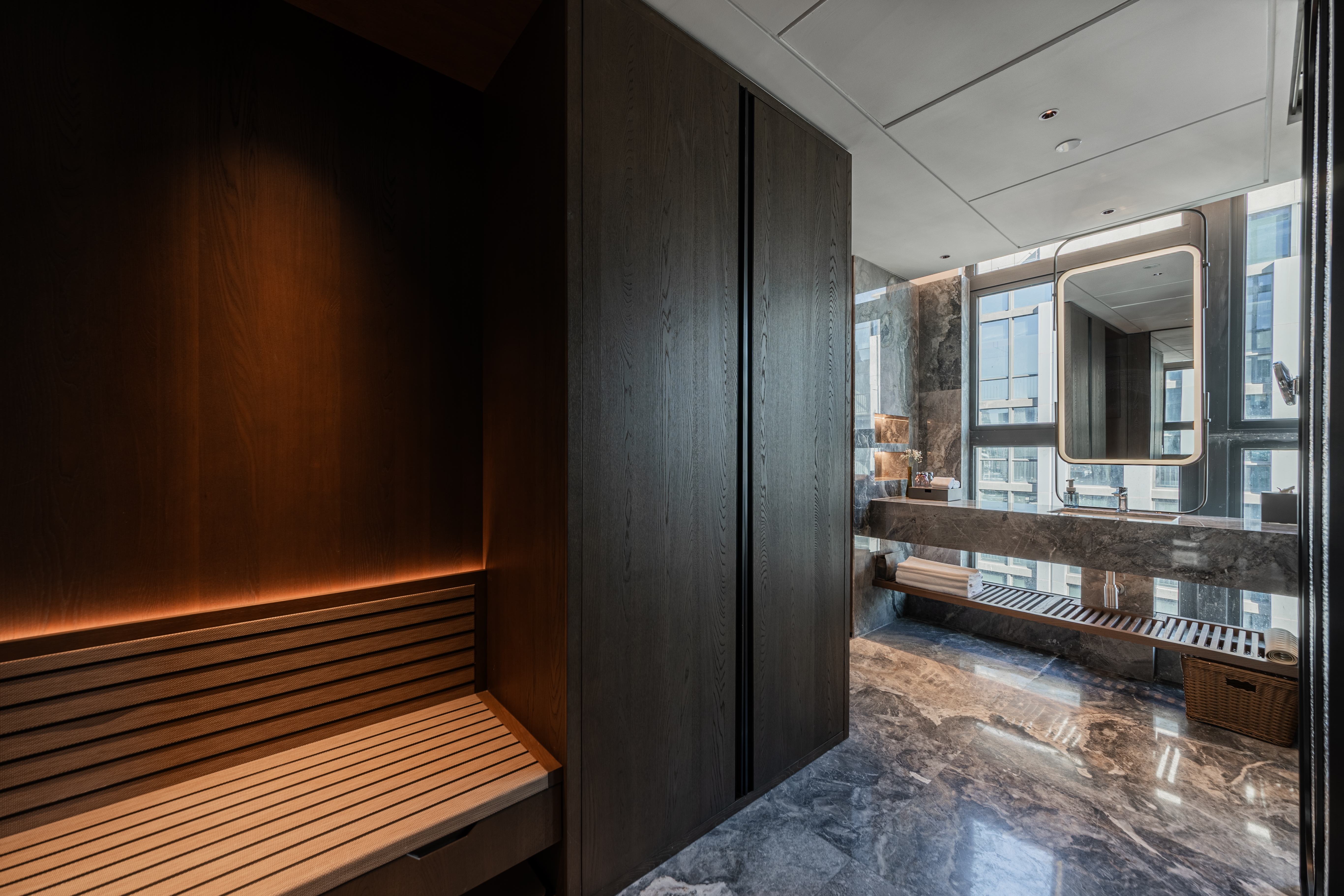 Guest room bath at the Wyndham Fuzhou Gulou in Fuzhou, Other than US/Canada