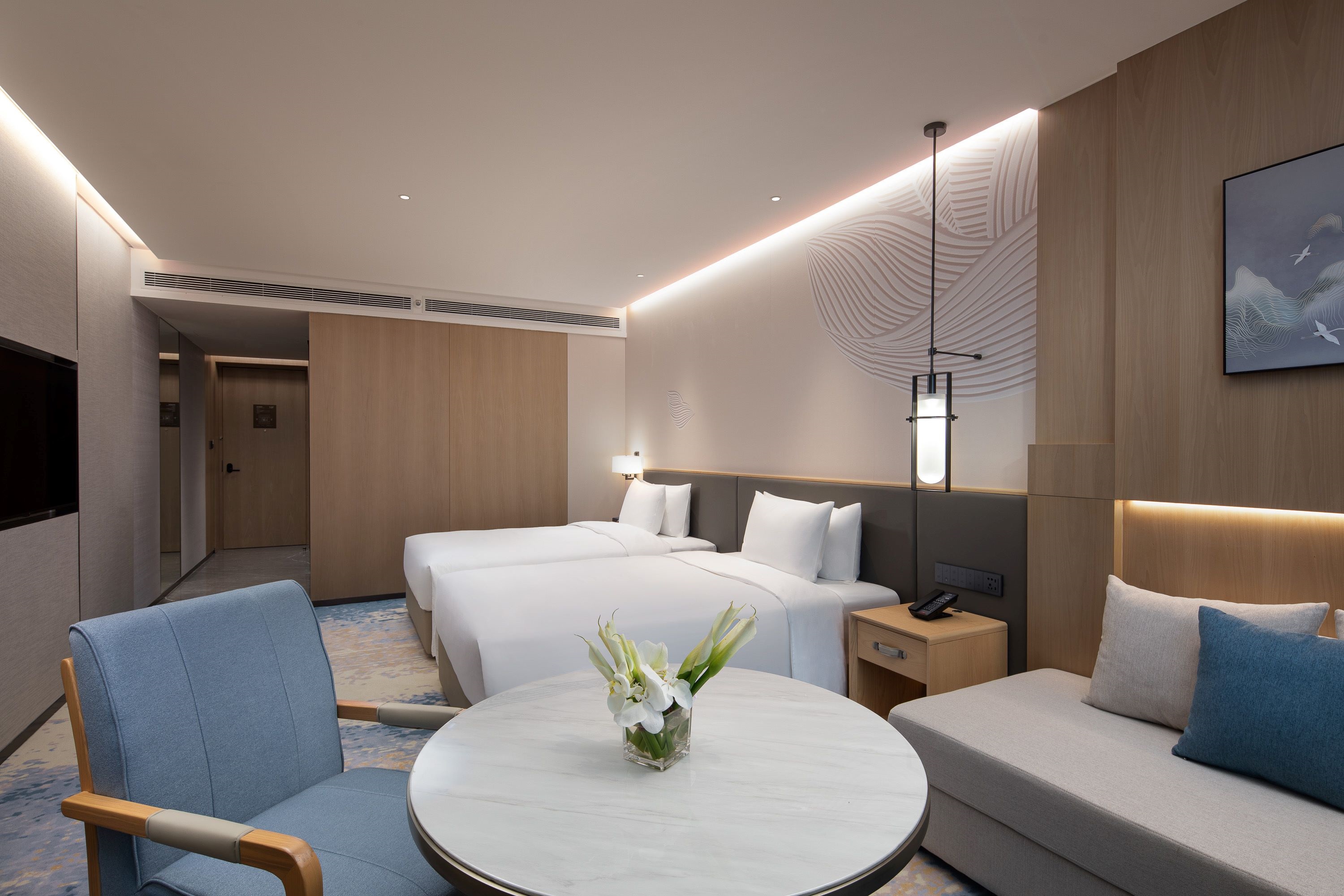 Guest room at the Wyndham Guangzhou Baiyun Mountain in Guangzhou, Other than US/Canada