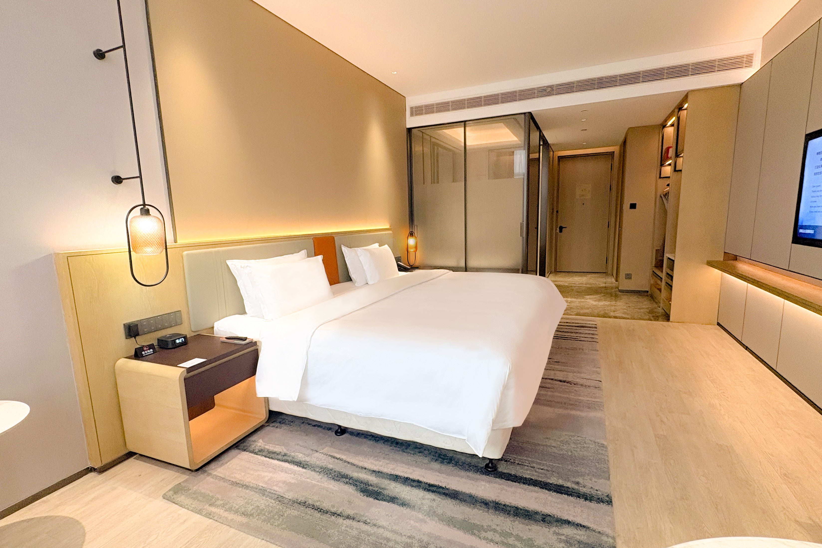 Guest room at the Wyndham Handan Congtai in Handan, Other than US/Canada