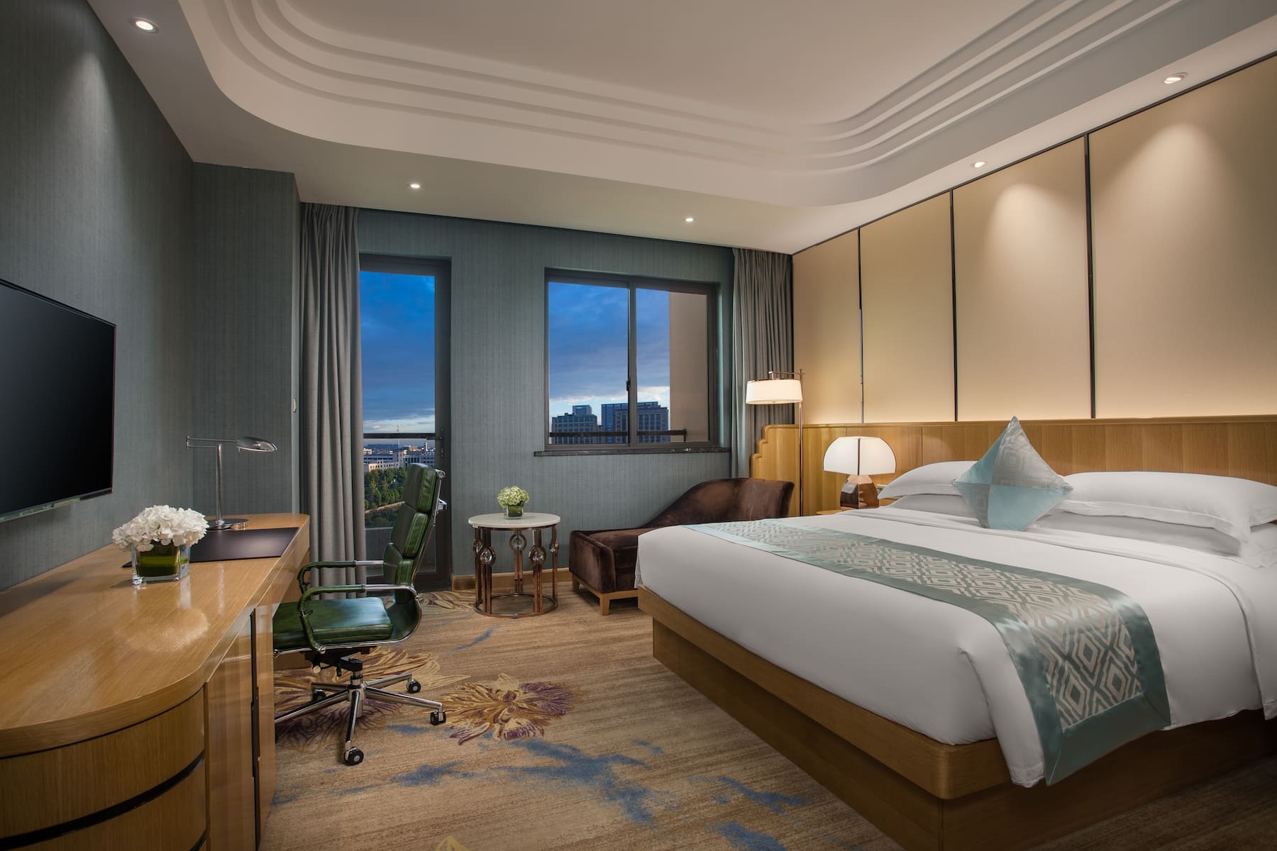 Guest room at the Wyndham HangZhou East in Hangzhou, Other than US/Canada