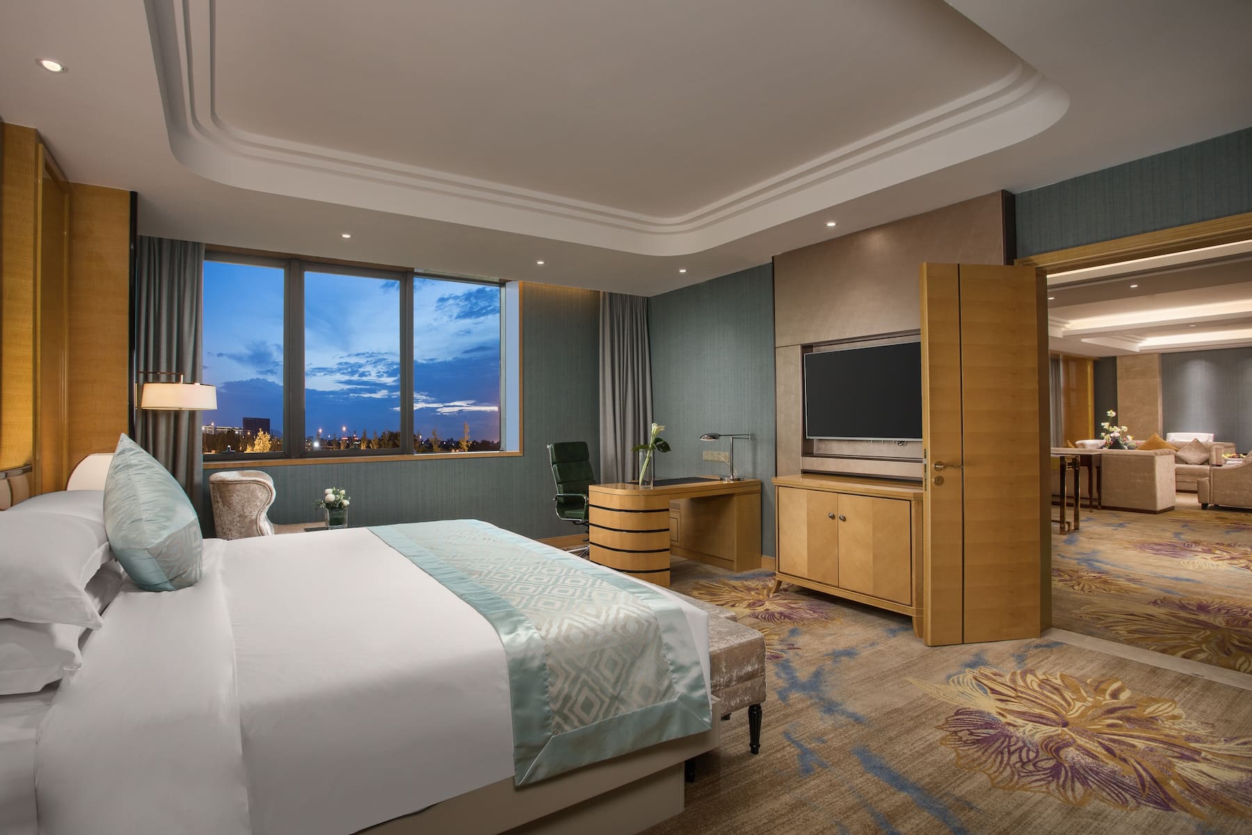 Guest room at the Wyndham HangZhou East in Hangzhou, Other than US/Canada