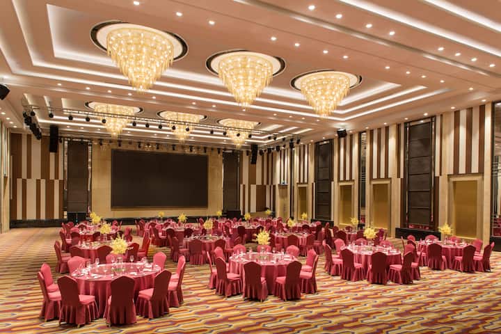 Meeting room banquet rounds at Wyndham HangZhou East in Hangzhou, Other than US/Canada