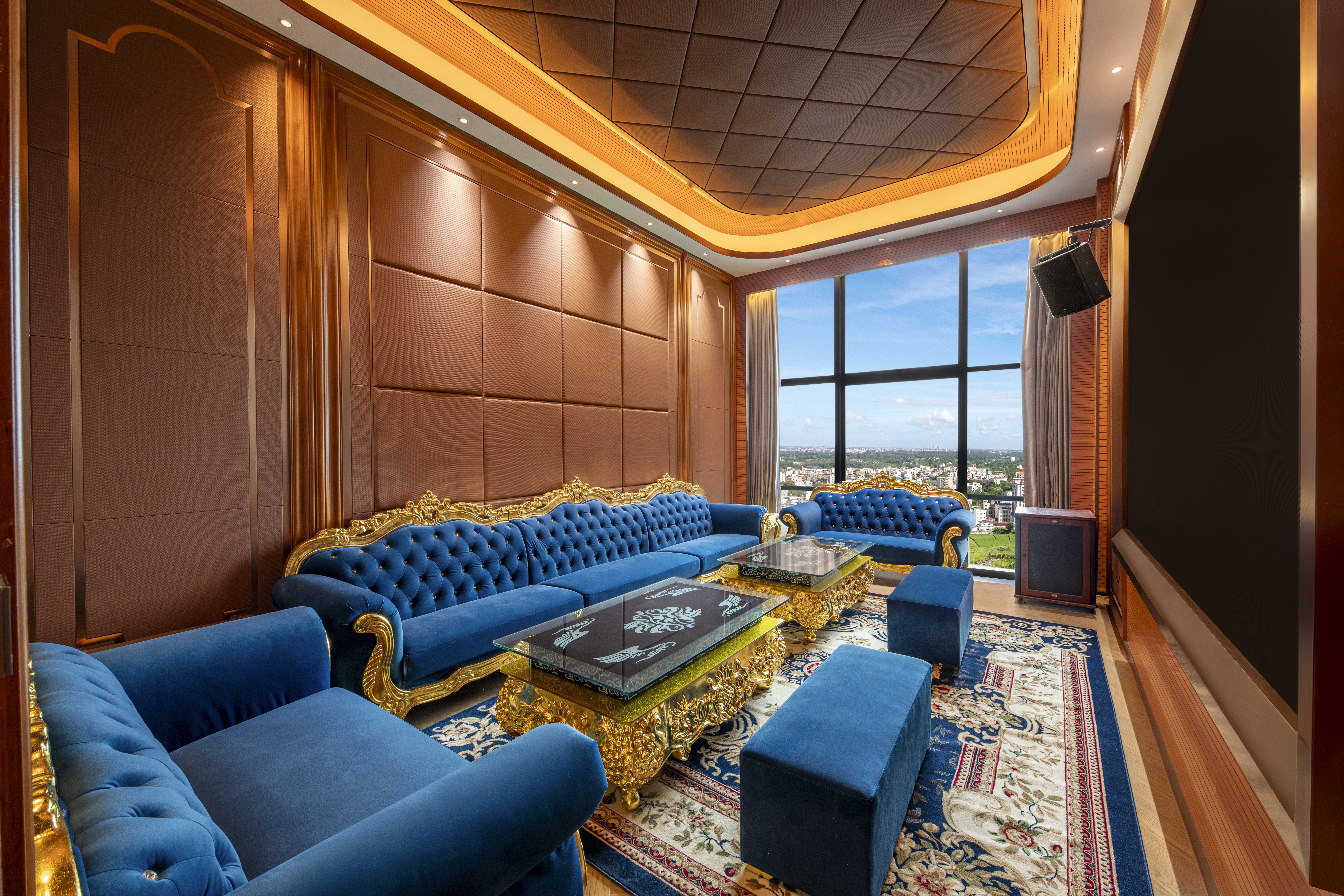 Guest room at the Wyndham Huazhou South in Huazhou, Other than US/Canada