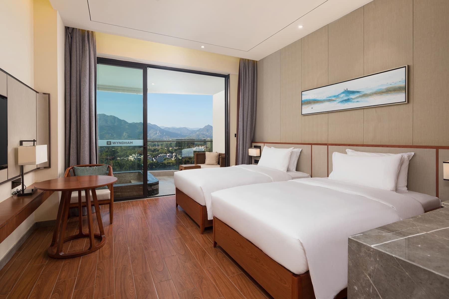 Guest room at the Wyndham Nankunshan in Huizhou, Other than US/Canada