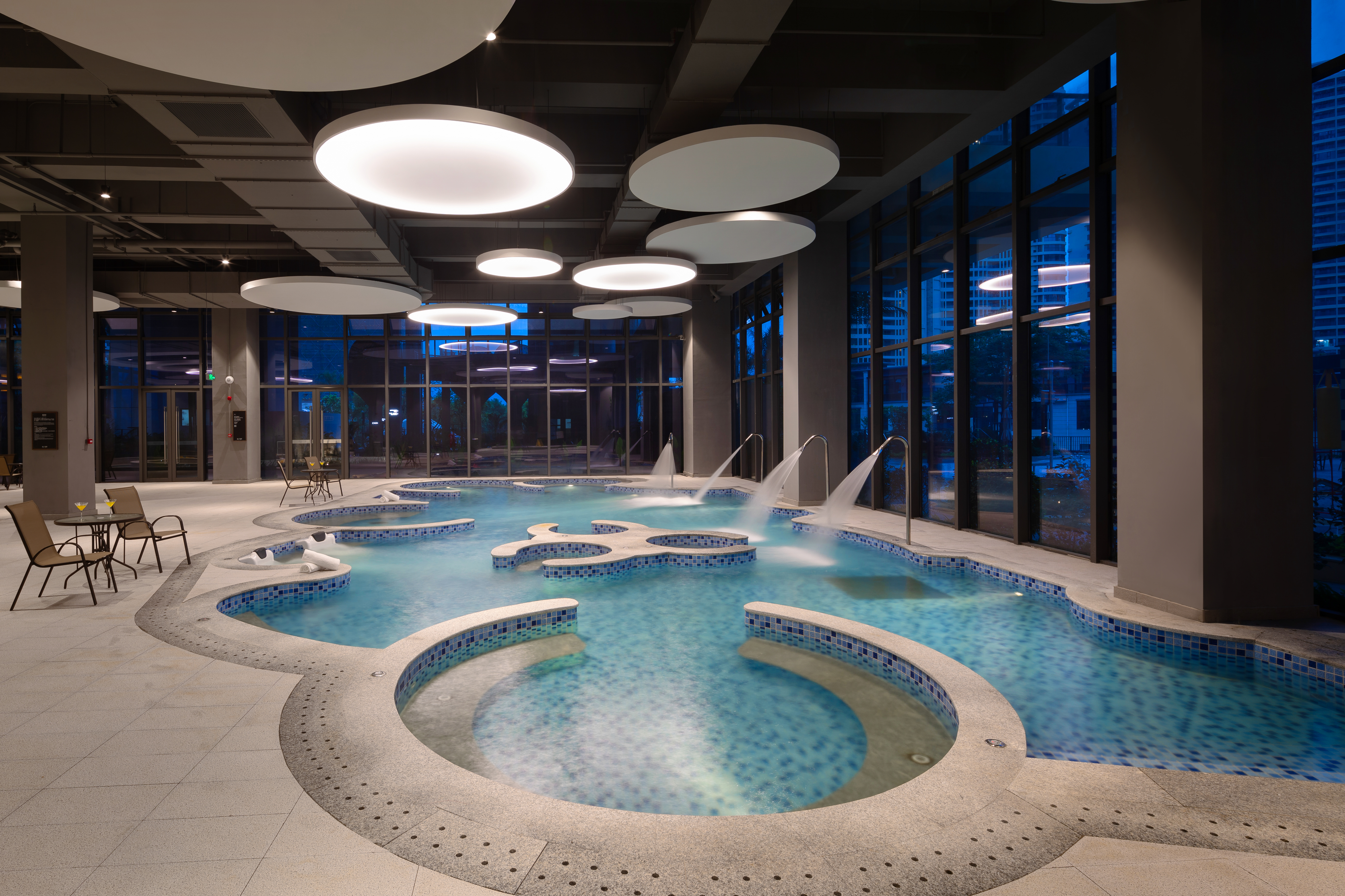 Hot tub at the Wyndham Nankunshan in Huizhou, Other than US/Canada