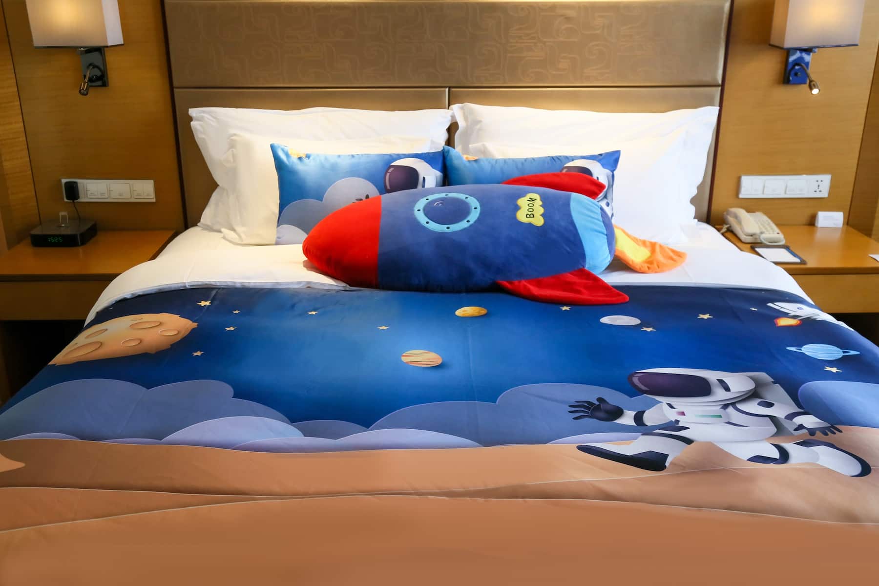 Guest room at the Wyndham Jingzhou in Jingzhou, Other than US/Canada