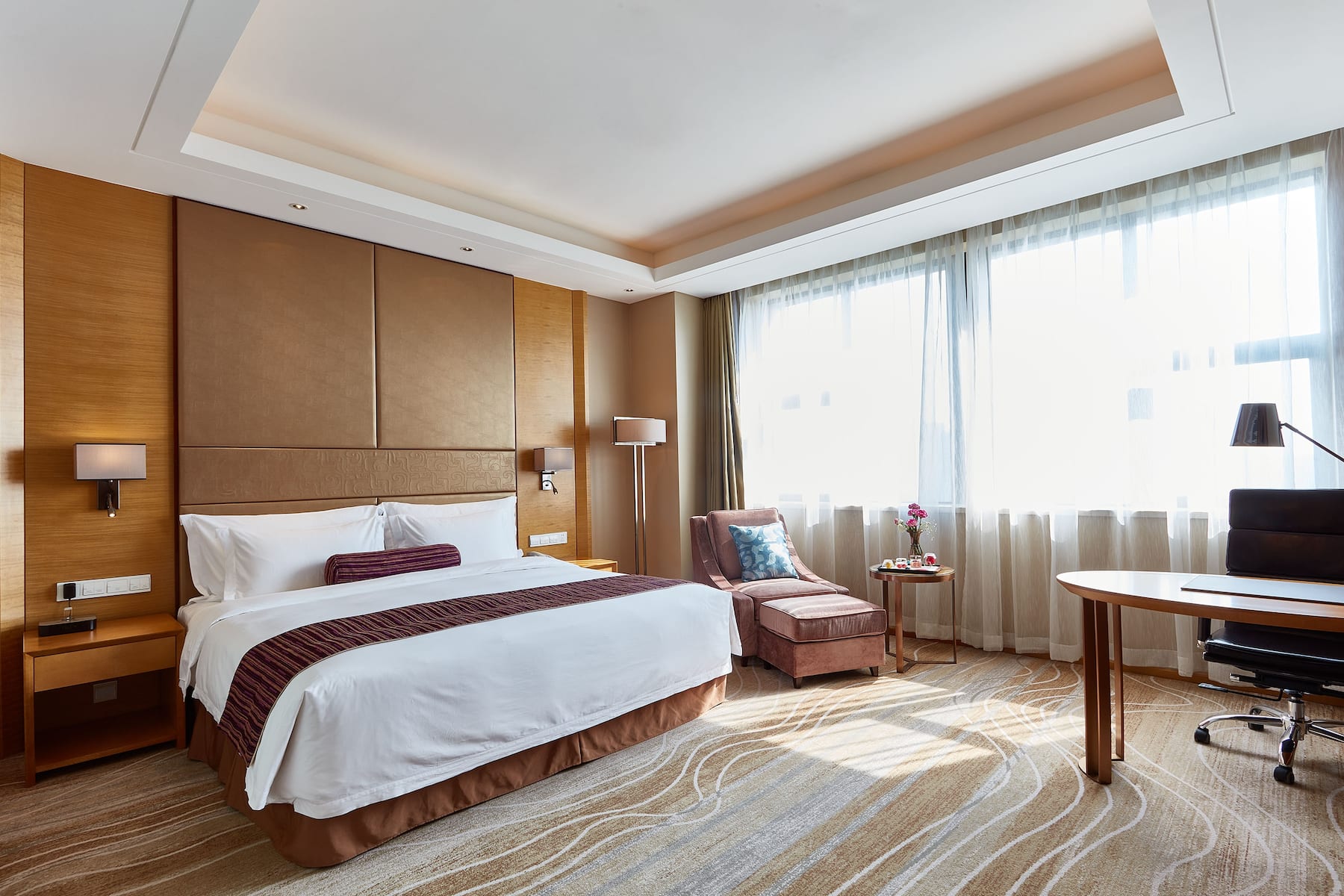 Guest room at the Wyndham Jingzhou in Jingzhou, Other than US/Canada