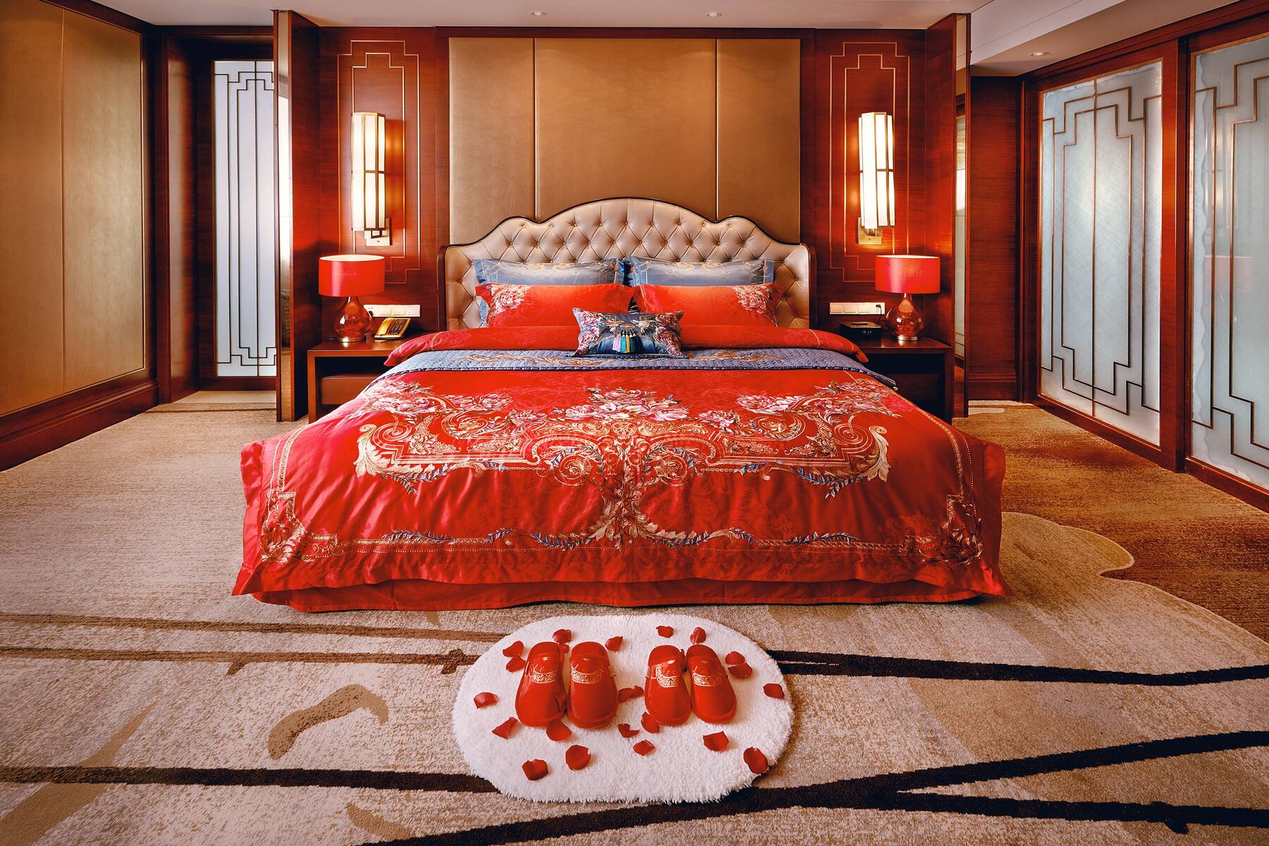 Guest room at the Wyndham Jingzhou in Jingzhou, Other than US/Canada