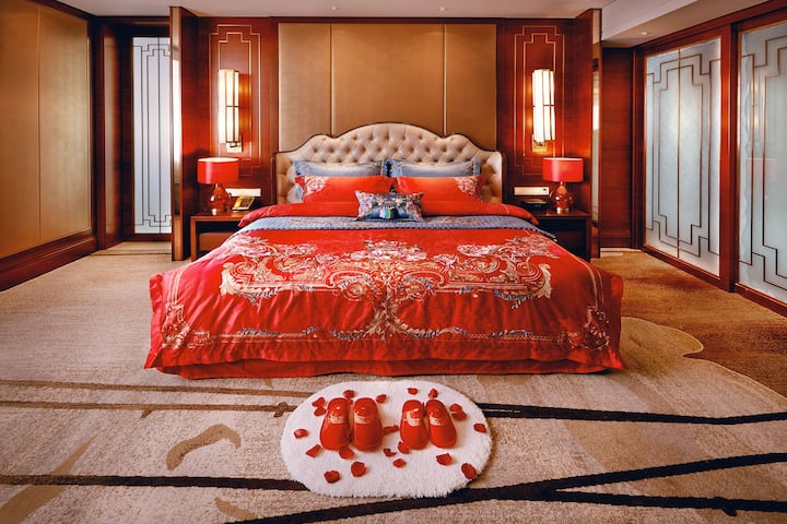 Guest room at the Wyndham Jingzhou in Jingzhou, Other than US/Canada