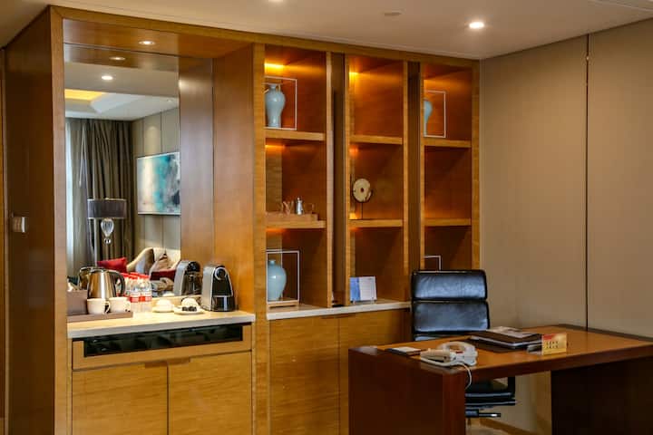 Wyndham Jingzhou suite in Jingzhou, Other than US/Canada