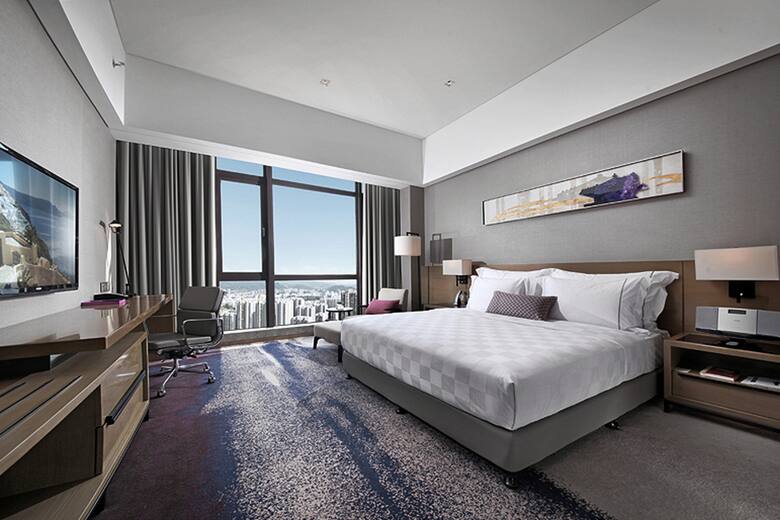 Guest room at the Wyndham Jinjiang in Jinjiang City, Other than US/Canada