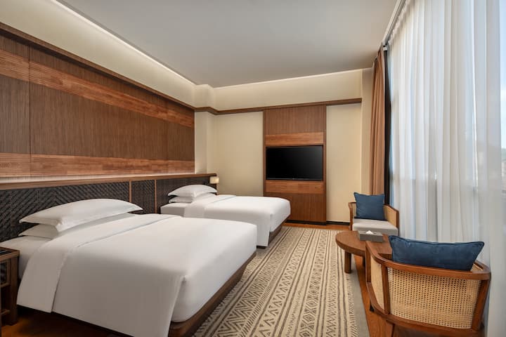 Guest room at the Wyndham Qingyuan Lianzhou Hot Spring Resort in Lianzhou City, Other than US/Canada
