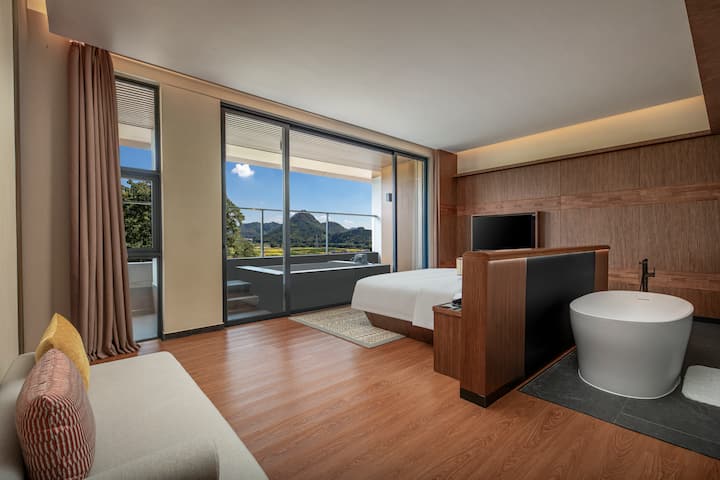 Guest room at the Wyndham Qingyuan Lianzhou Hot Spring Resort in Lianzhou City, Other than US/Canada