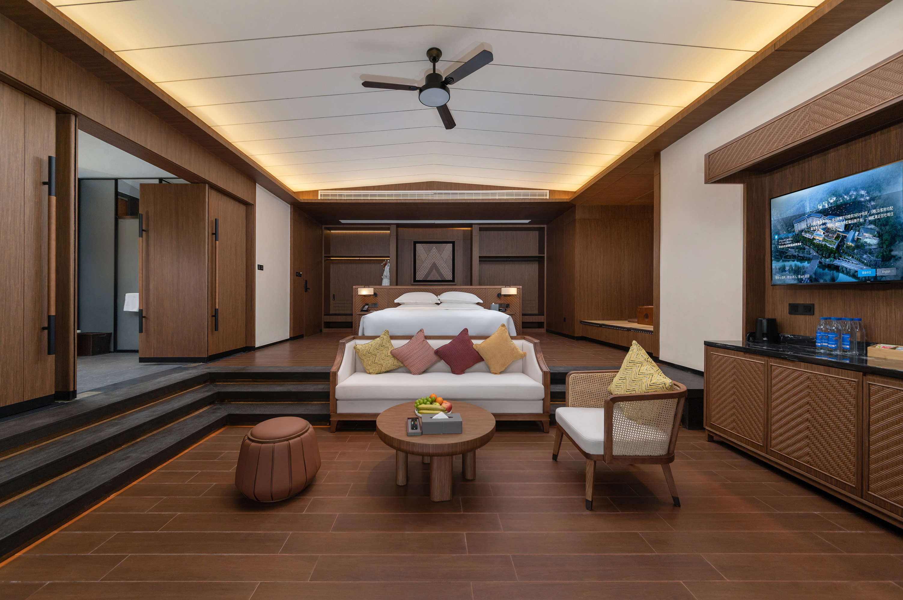 Guest room at the Wyndham Qingyuan Lianzhou Hot Spring Resort in Lianzhou City, Other than US/Canada