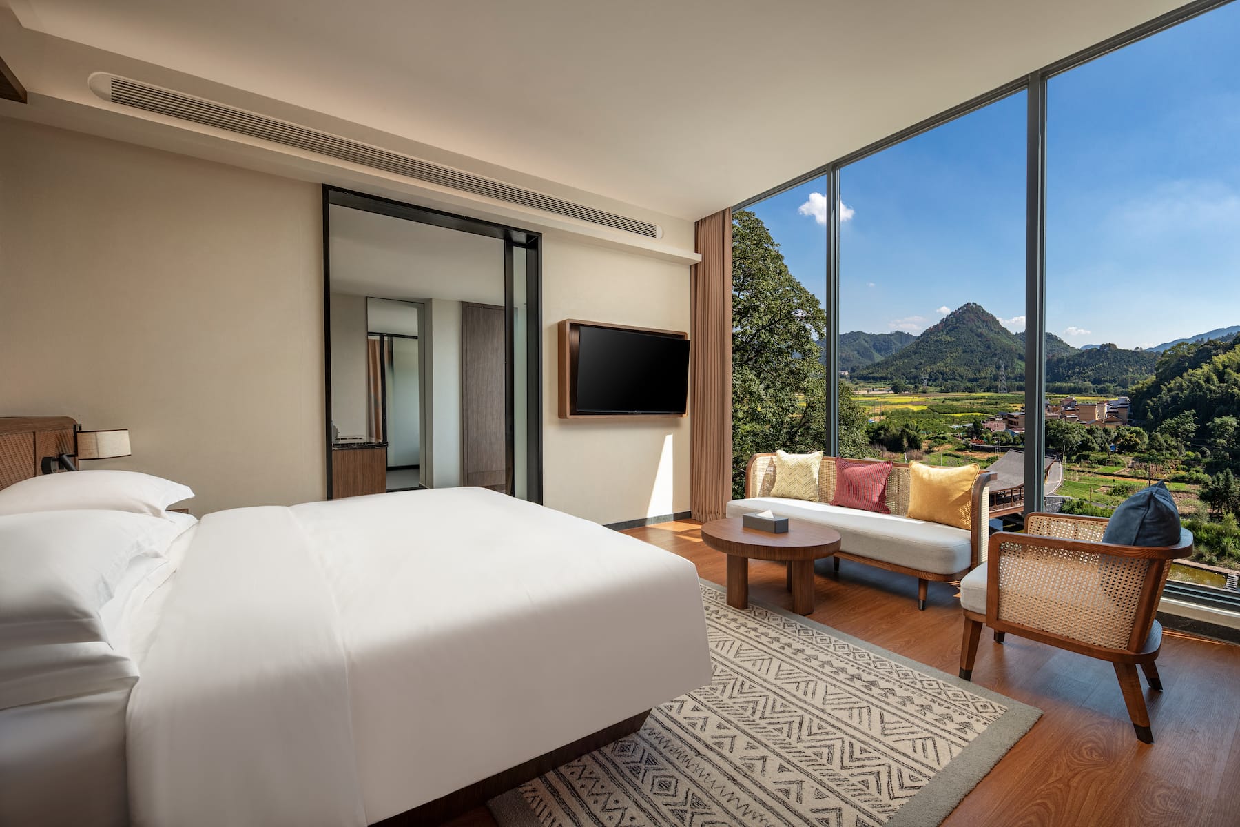 Guest room at the Wyndham Qingyuan Lianzhou Hot Spring Resort in Lianzhou City, Other than US/Canada