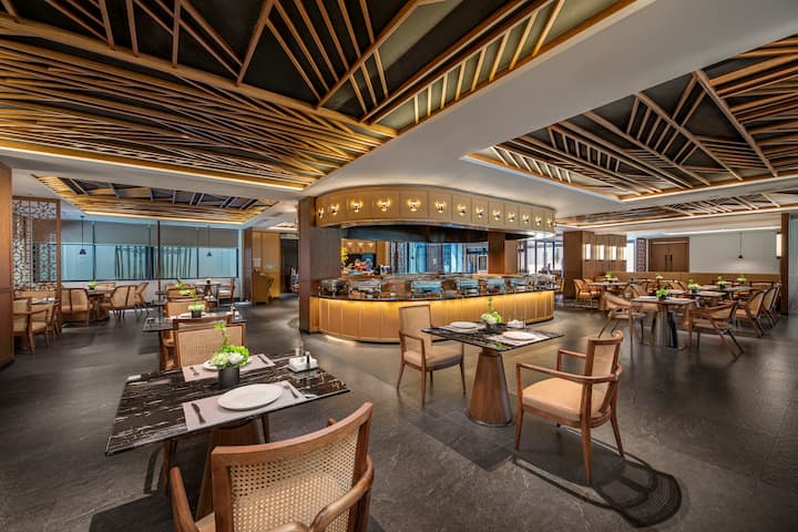 Wyndham Qingyuan Lianzhou Hot Spring Resort restaurant in Lianzhou City, Other than US/Canada