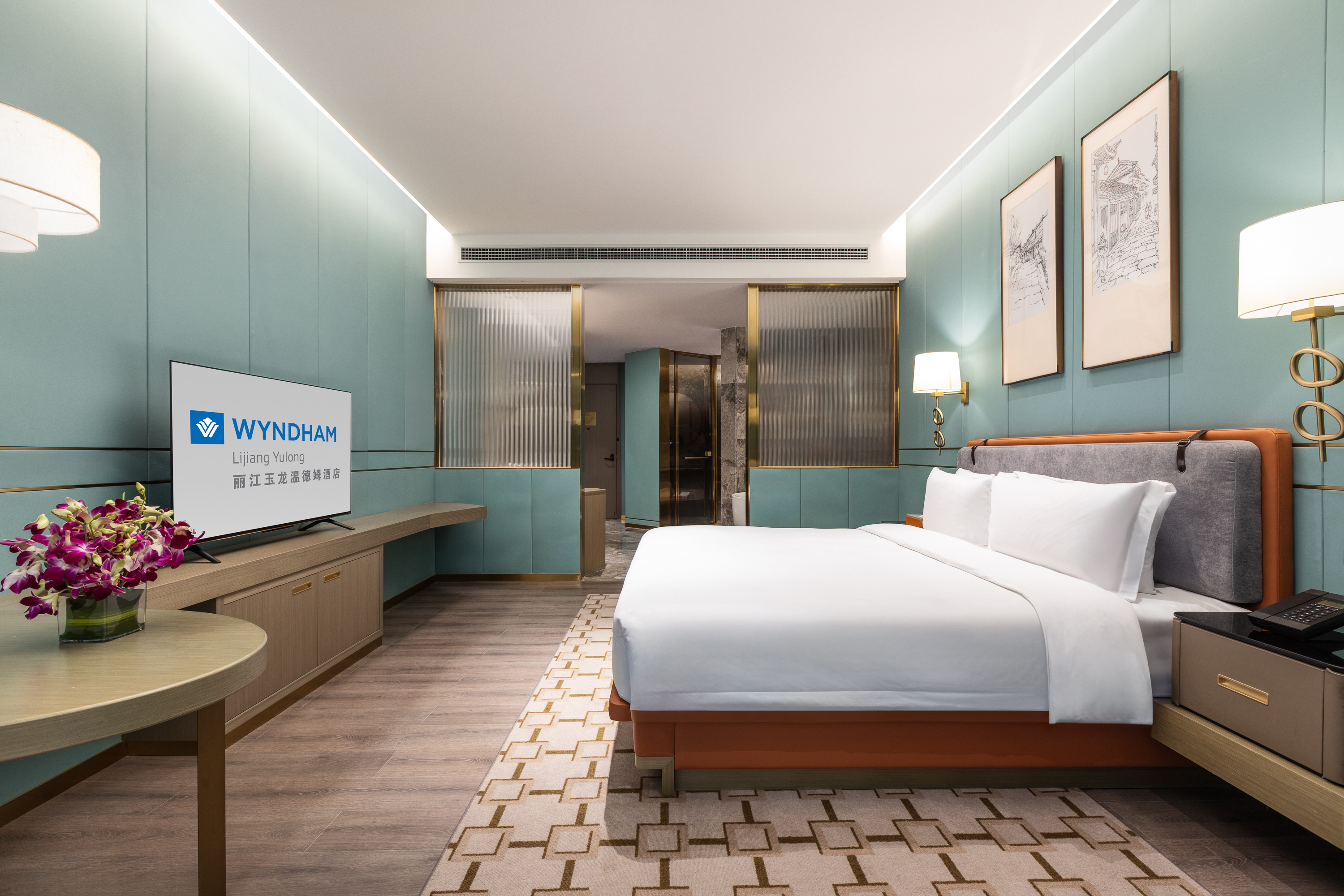 Guest room at the Wyndham Lijiang Yulong in Lijiang, Other than US/Canada